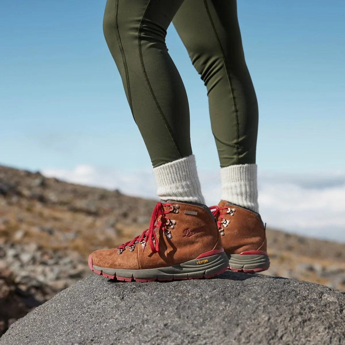 Women's Waterproof Hiking Boot - Brown Red