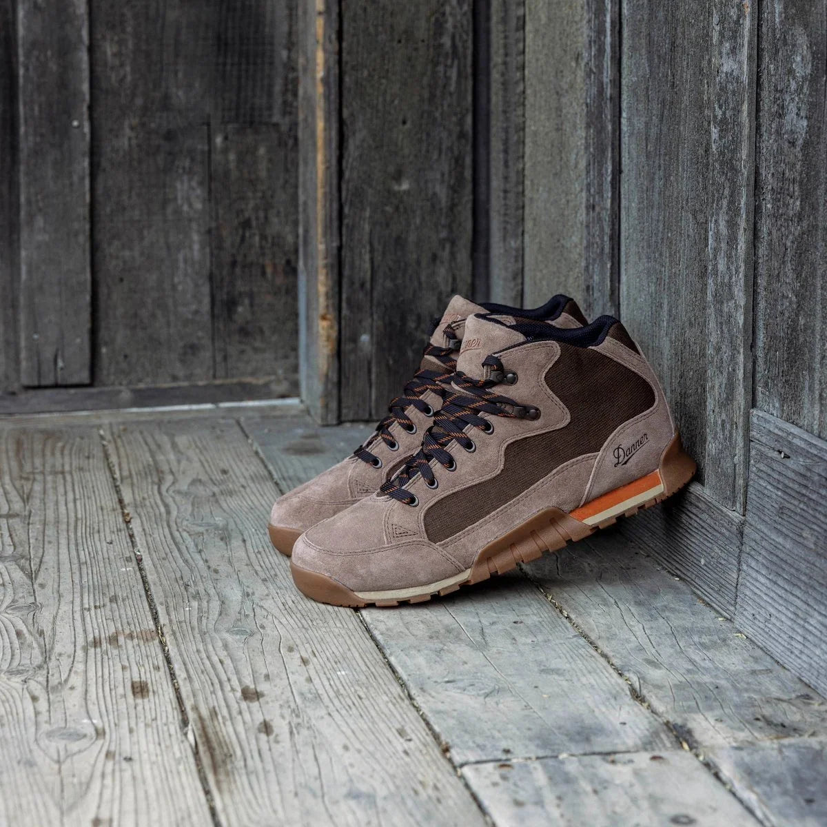 Men's Waterproof Hiking Boot - Dark Brown