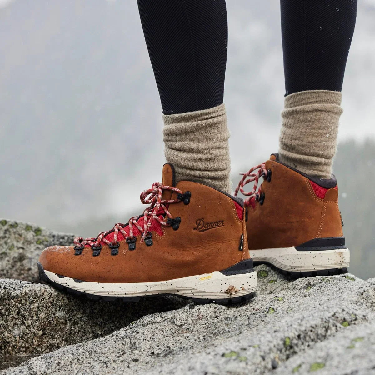Women's Waterproof Hiking Boot - Mocha Brown Red