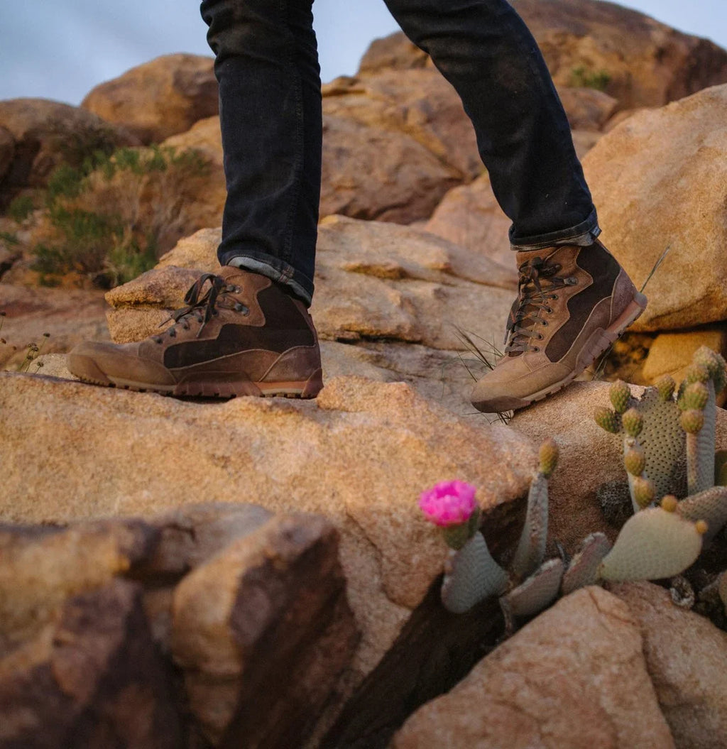 Men's Waterproof Hiking Boot - Dark Brown