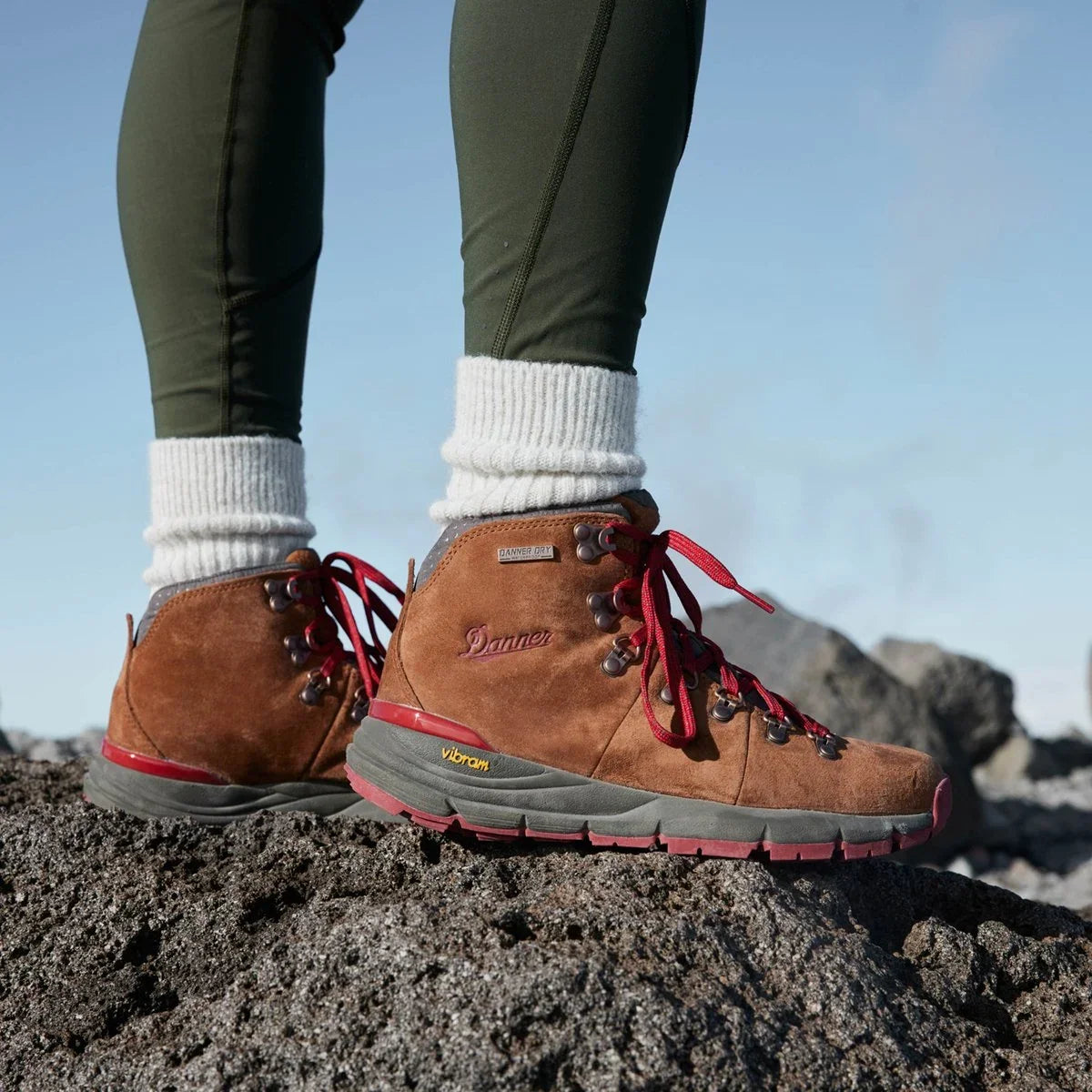 Women's Waterproof Hiking Boot - Brown Red
