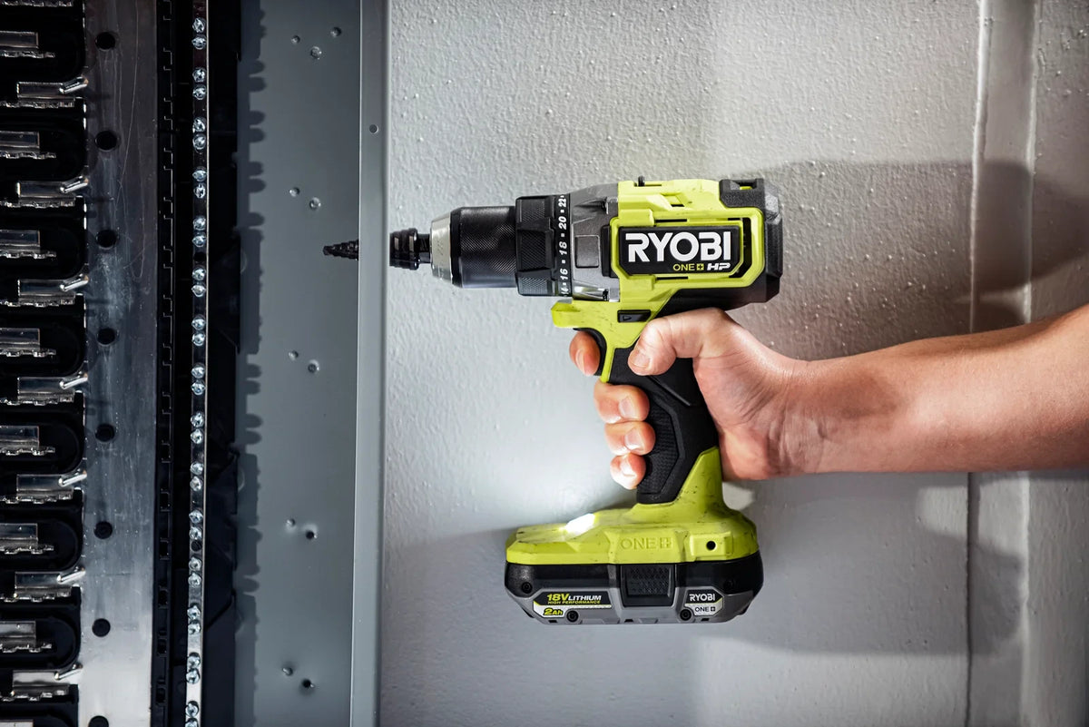 18V Brushless 1/2-Inch Drill Driver Kit