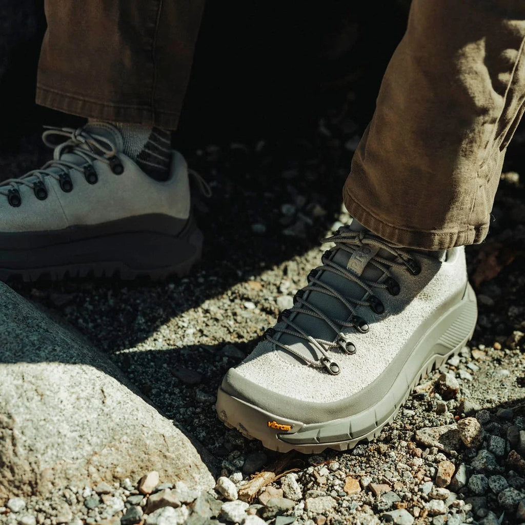 Men's Low Hiking Shoe - Gray