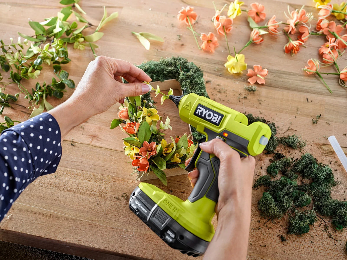 18V Cordless Glue Gun Kit