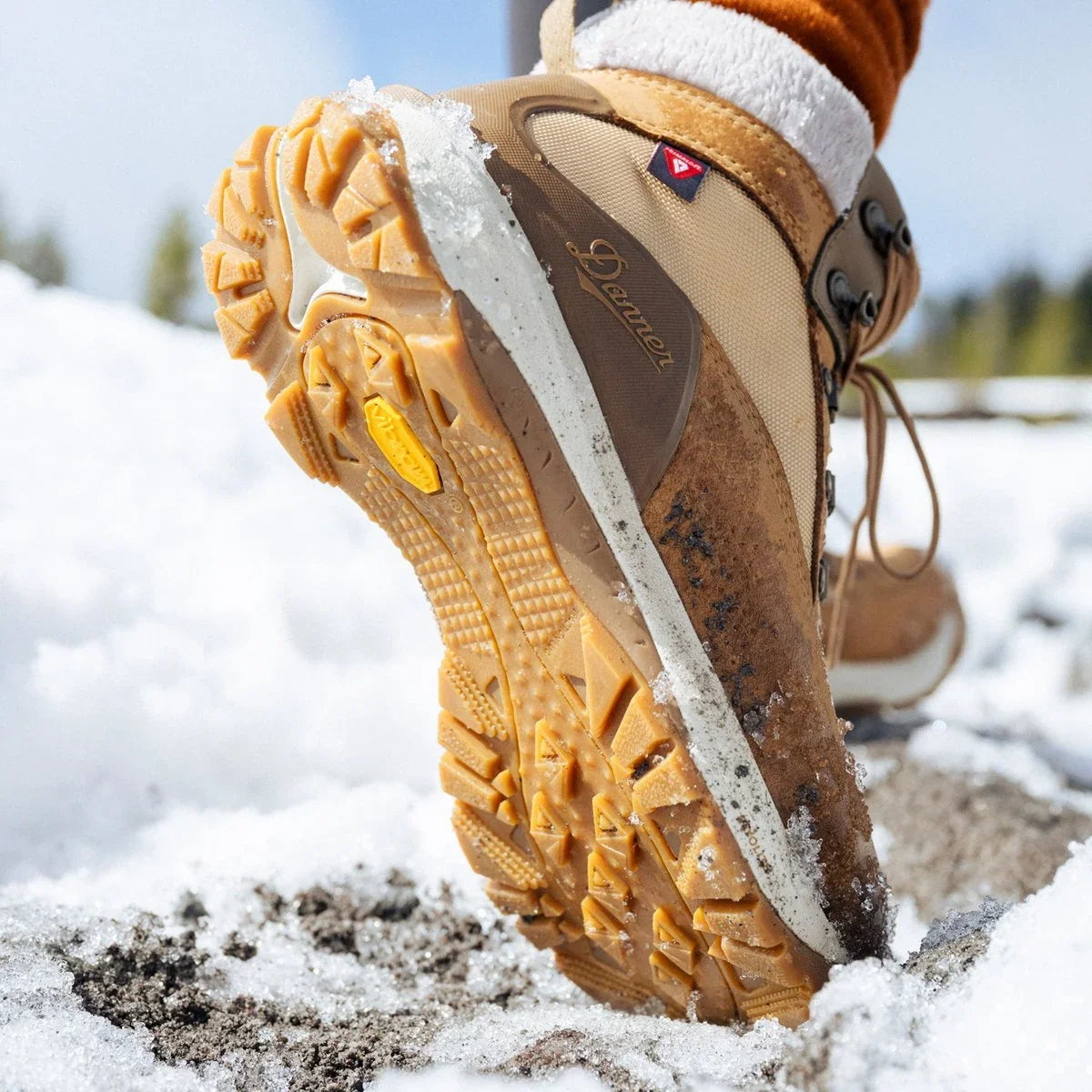 Women's Insulated Waterproof Hiking Boot - Bone Brown