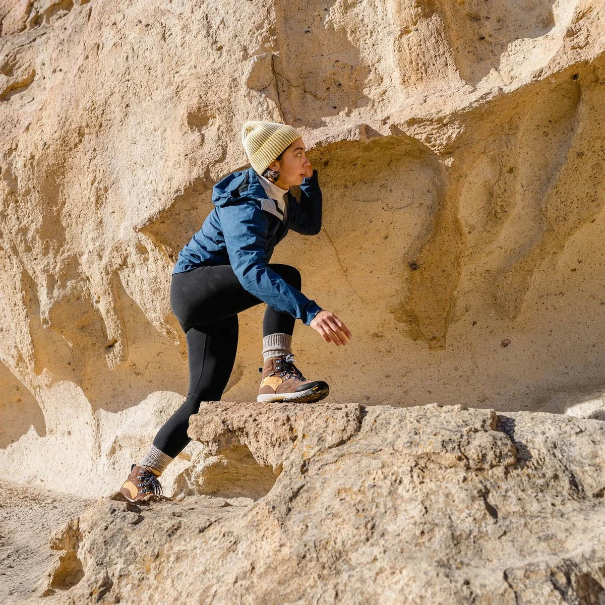 Women's Waterproof Mid Hiking Boot - Brown