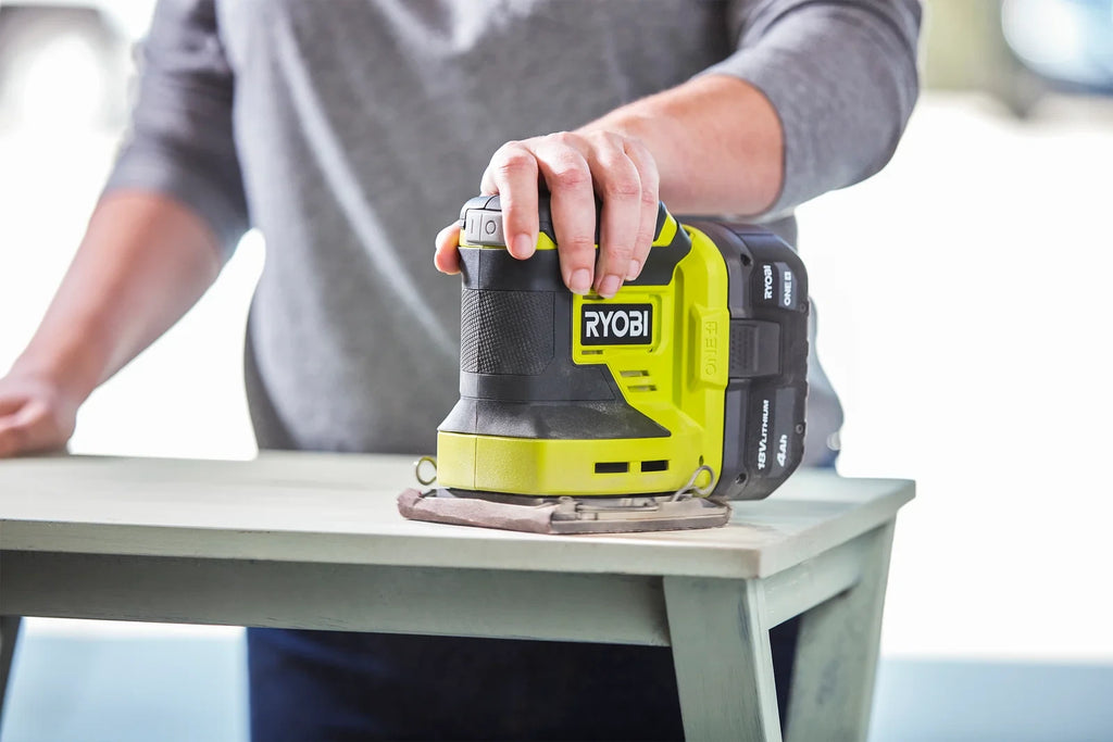 18V 1/4-Sheet Cordless Sander Kit