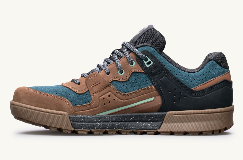 Women's Trail Sneaker - Ghost
