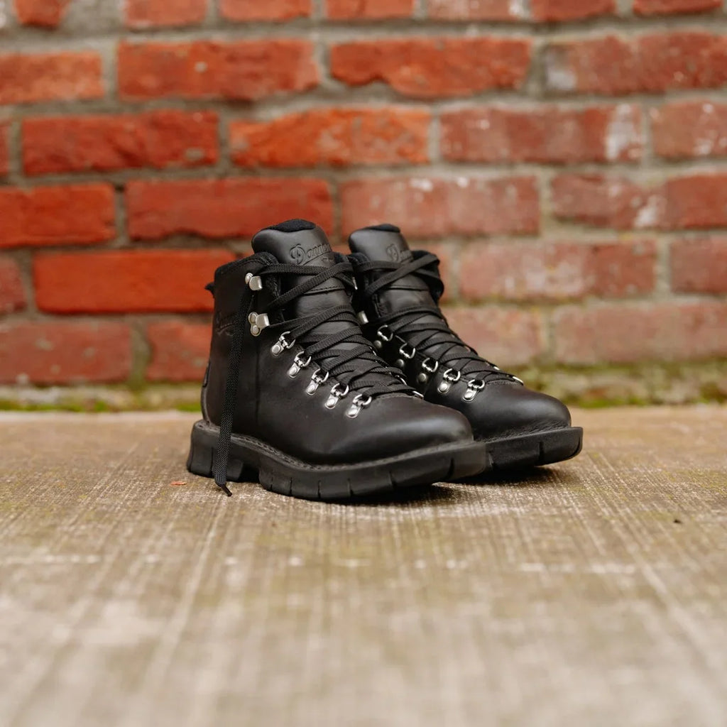Women's Waterproof Leather Hiking Boot - Black
